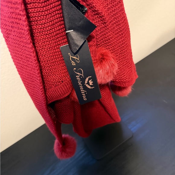 NWT La Fiorentina Burgundy Knit Scarf with Pom Poms - Picture 5 of 6